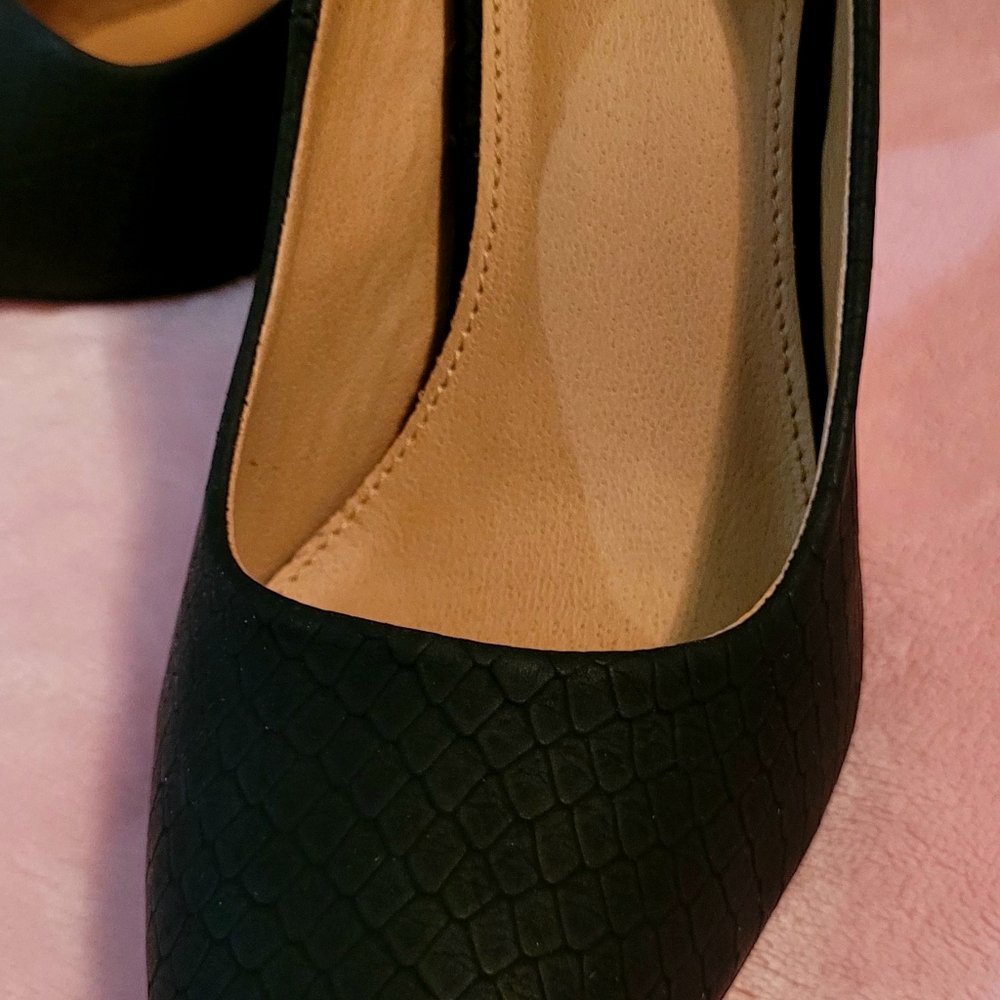SZ 8.5 SNAKE SKIN BLK MATTE DESIGN - DIBA LONDON HEELS